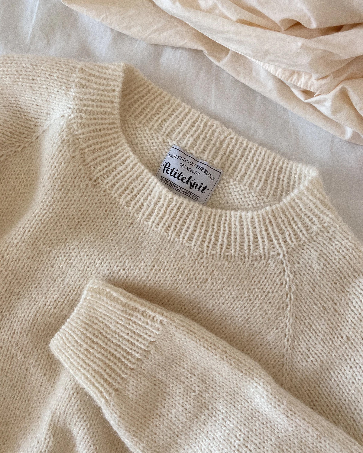 PetiteKnit modèle No Frills Sweater (en allemand)