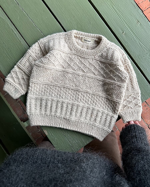 PetiteKnit Storm Sweater Junior - Strickset