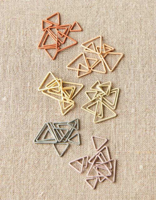 COCOKNITS Triangle Stitch Markers