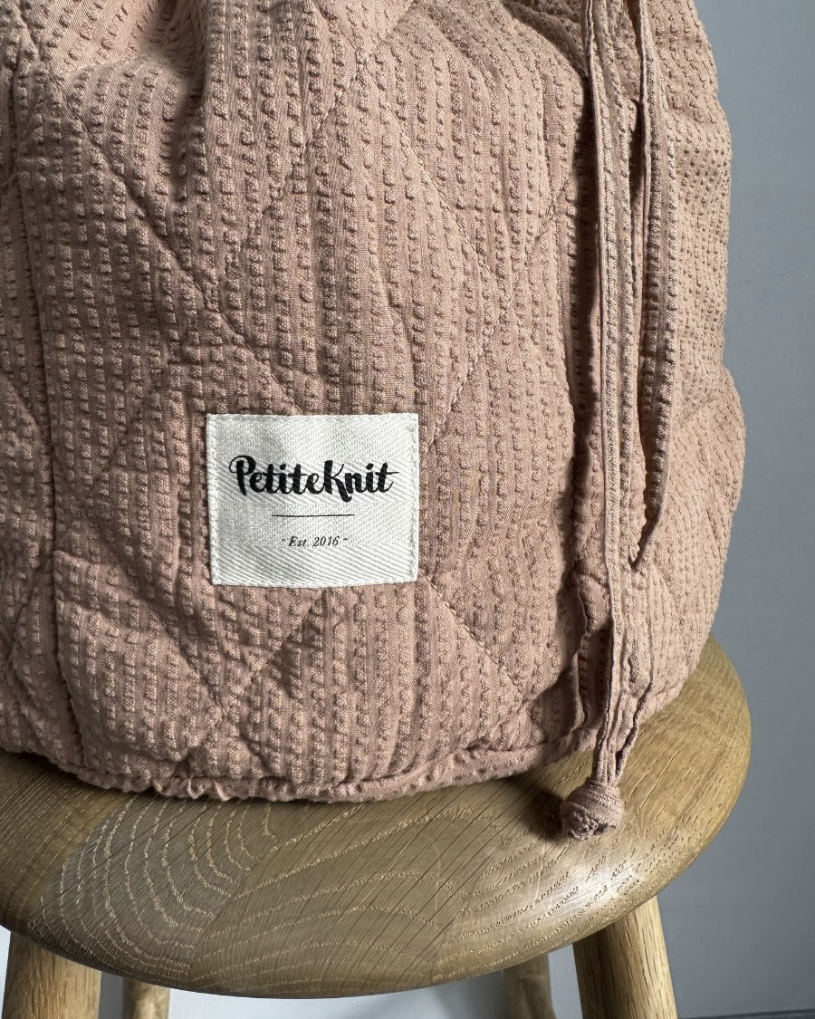  PetiteKnit Get your Knit Together Bag Grand - Praline Seersucker